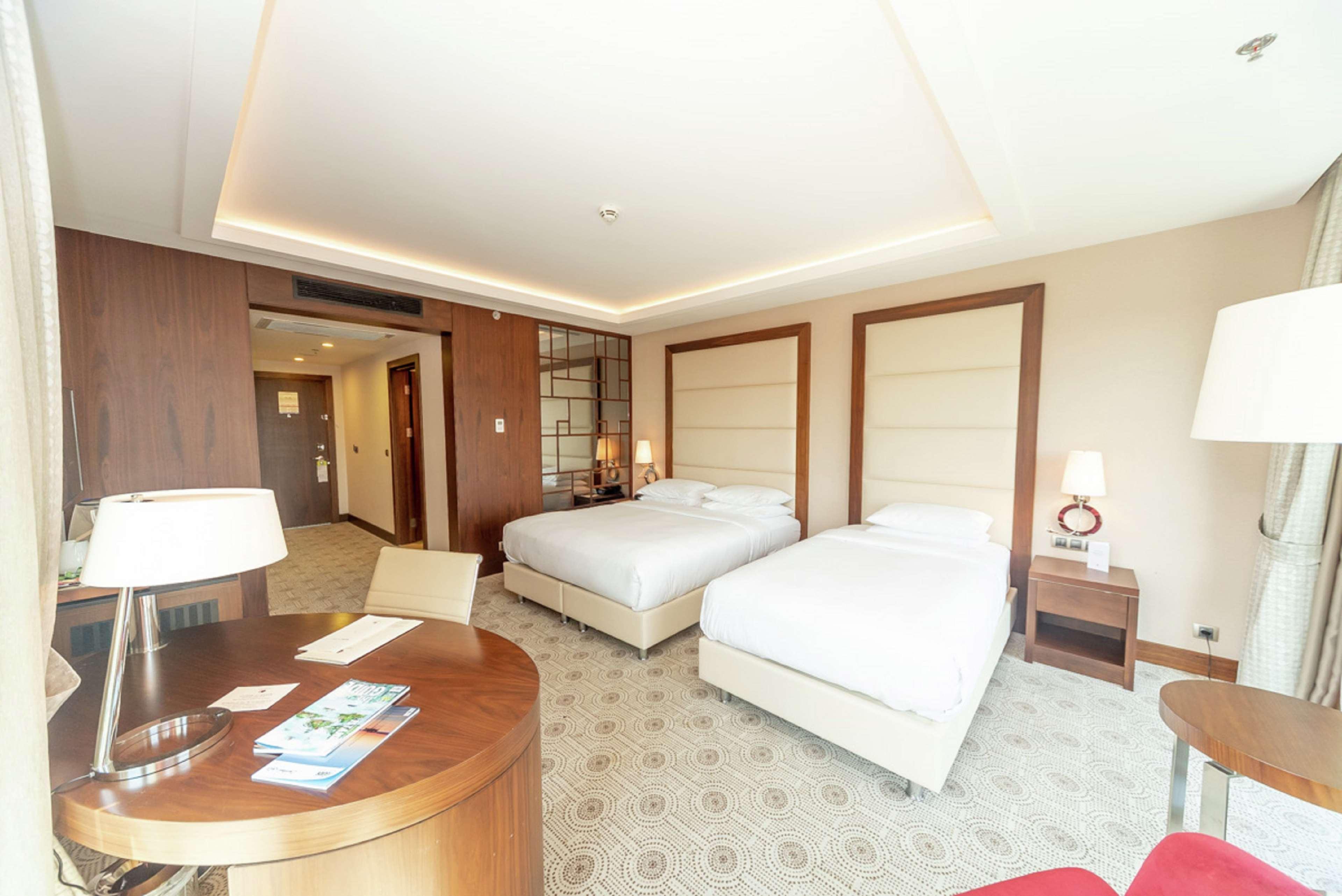 Doubletree By Hilton Istanbul Topkapi Zewnętrze zdjęcie